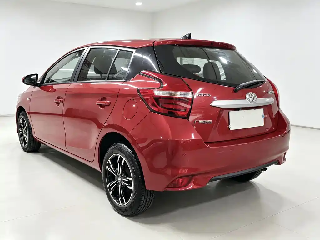 Toyota Yaris L 2018 — фото 12
