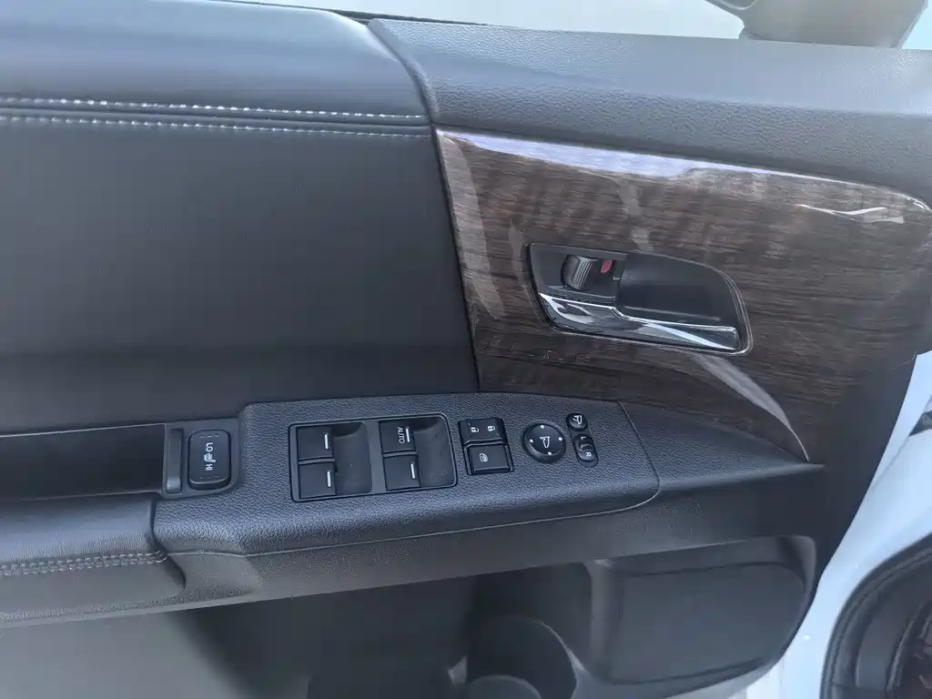 Honda Odyssey 2018 — фото 12