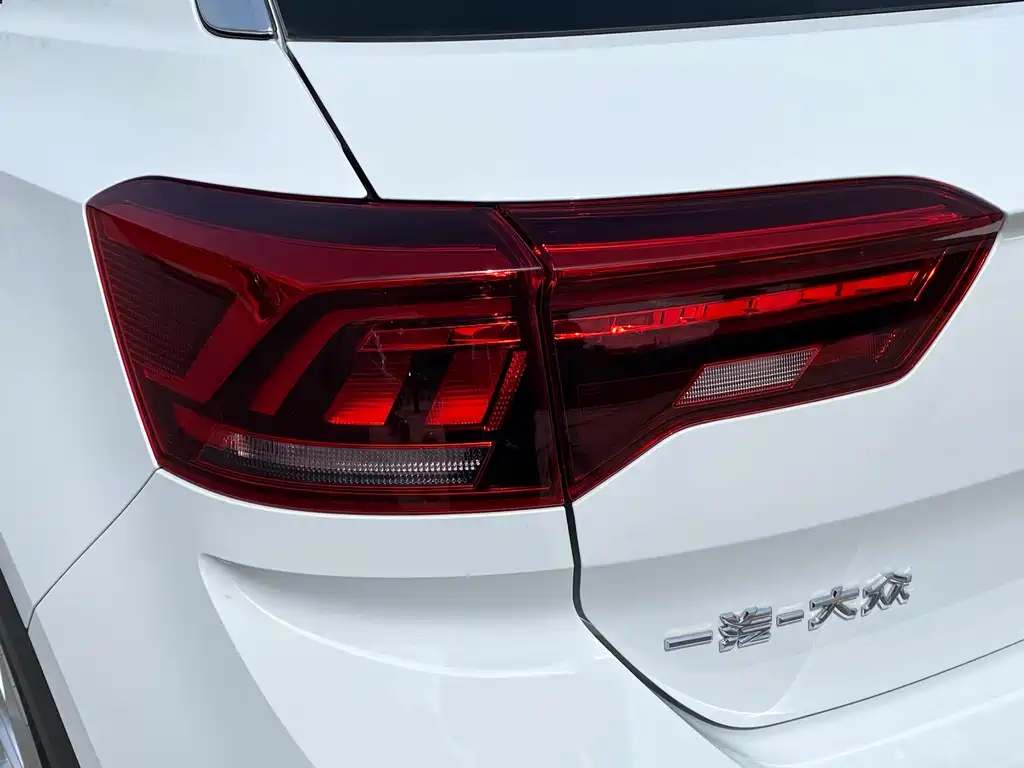 Volkswagen T-Roc 2022 — фото 22