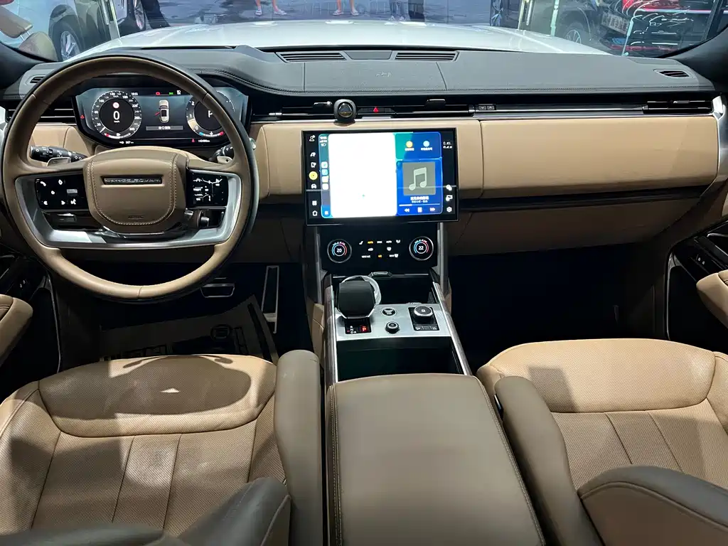 Land Rover Range Rover 2023 — фото 14