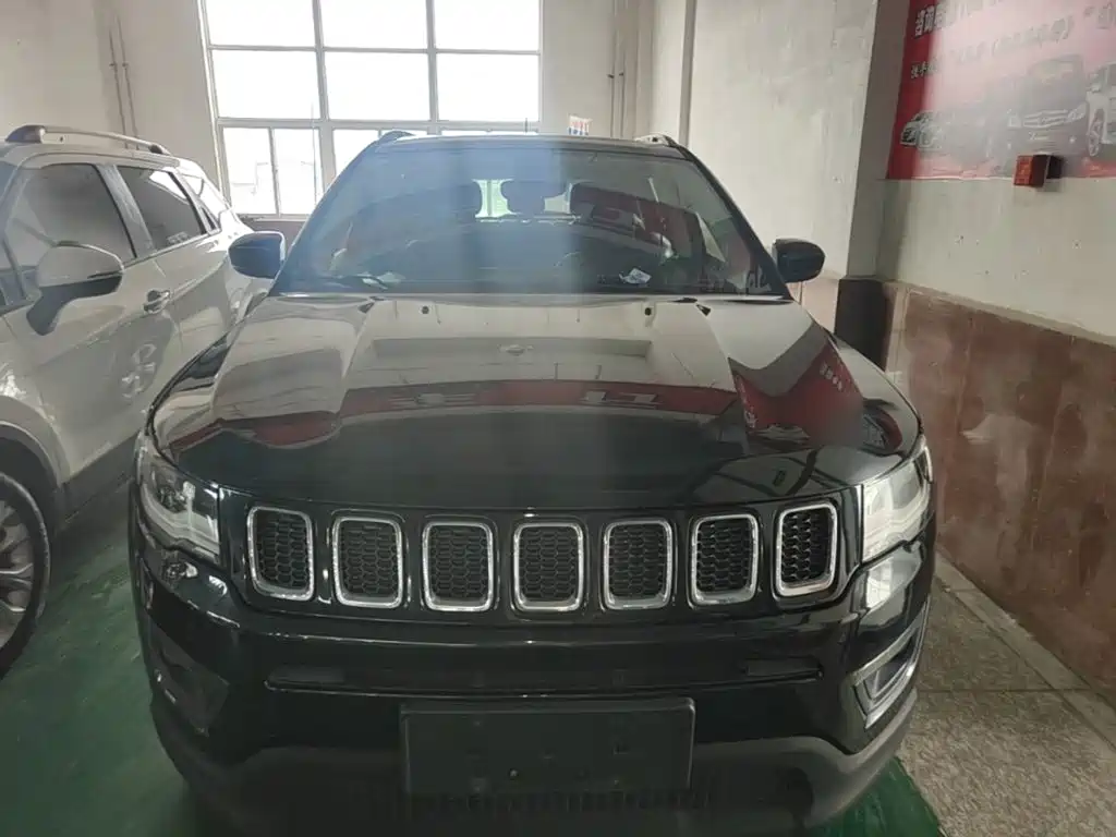 Jeep Compass 2017 — фото 3