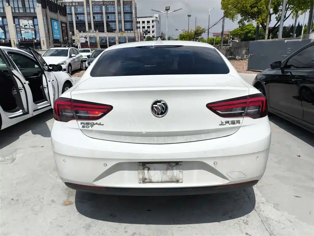 Buick Regal 2018 — фото 4