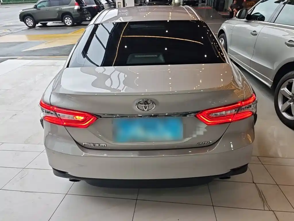 Toyota Camry 2020 — фото 4