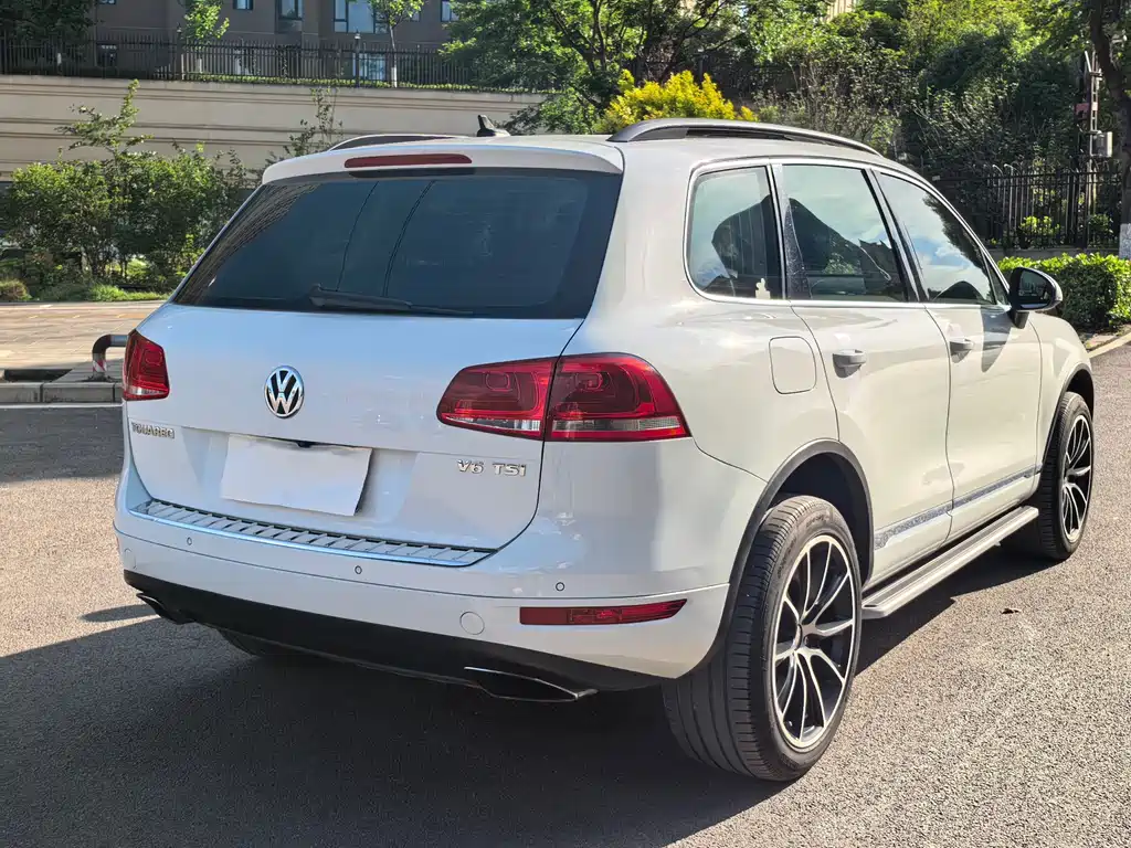 Volkswagen Touareg 2015 — фото 10