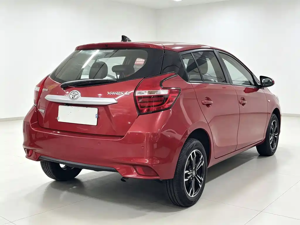 Toyota Yaris L 2018 — фото 10
