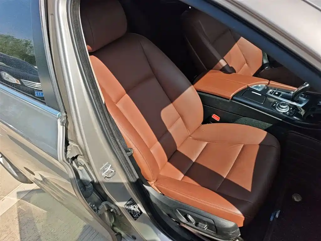 BMW 5 Series 2016 — фото 25