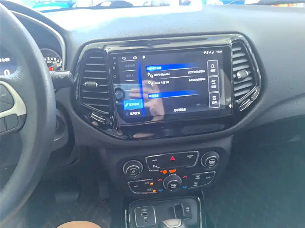 Jeep Compass 2019 — фото 13