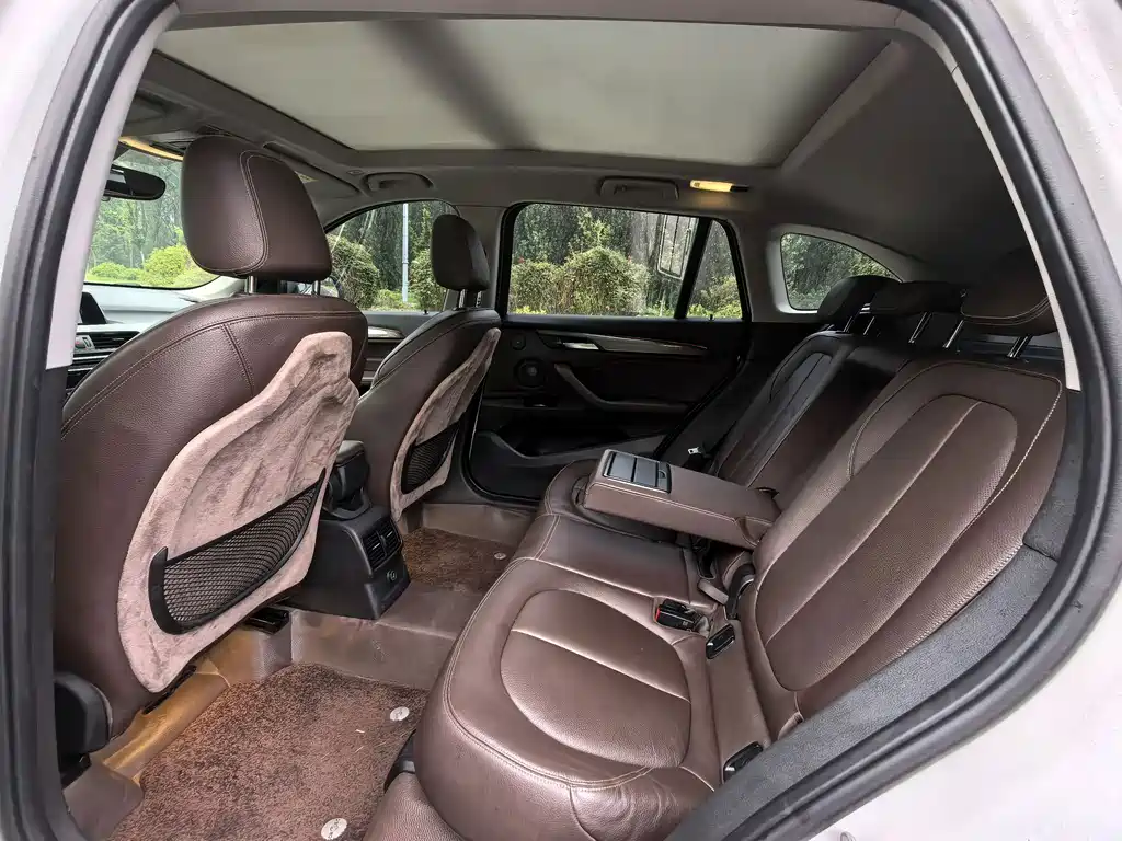 BMW X1 2018 — фото 12