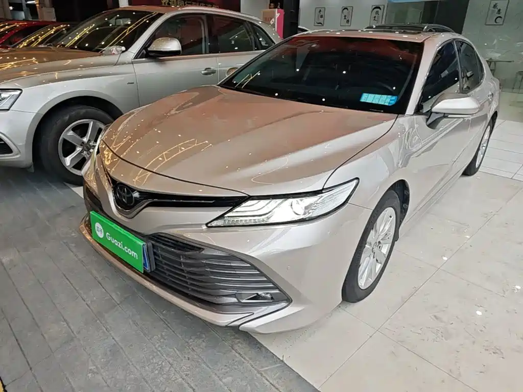 Toyota Camry 2020 — фото 2