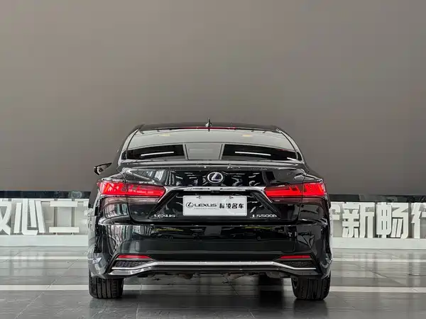 Lexus LS 2021