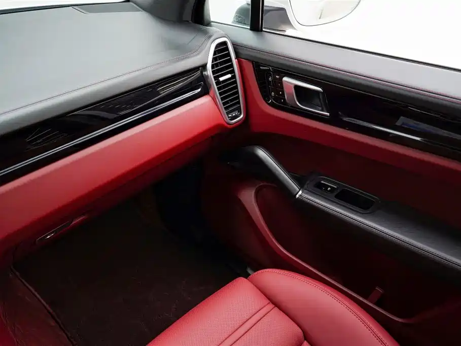Porsche Cayenne 2019 — фото 13