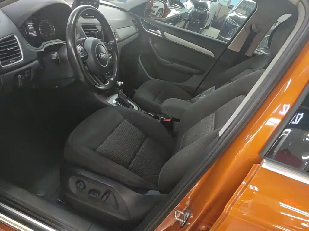 Audi Q3 2015 — фото 15
