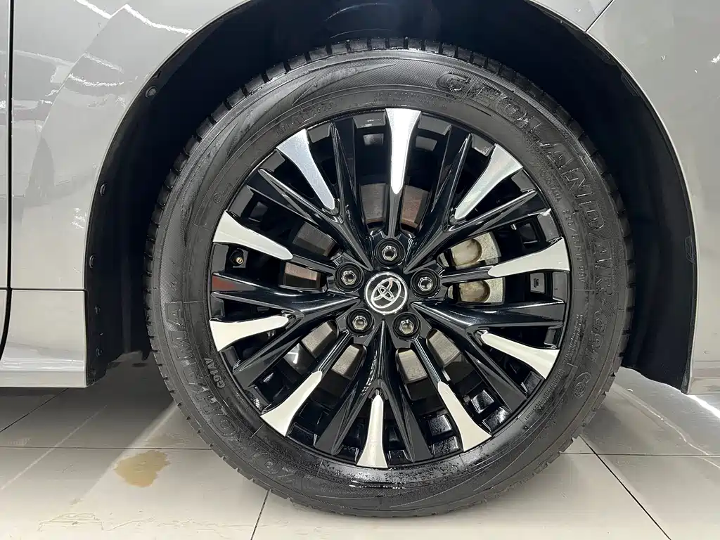 Toyota Alphard 2023 — фото 28