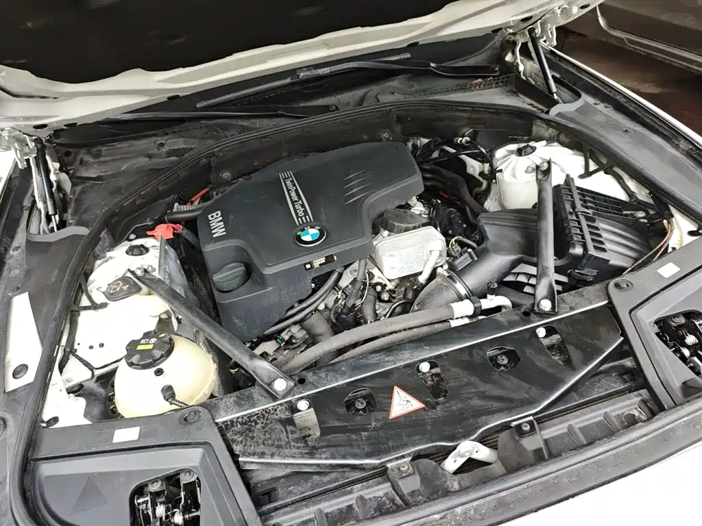 BMW 5 Series 2016 — фото 19
