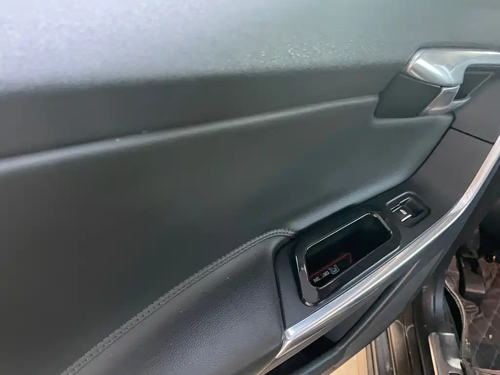 Volvo XC60 2017 — фото 17