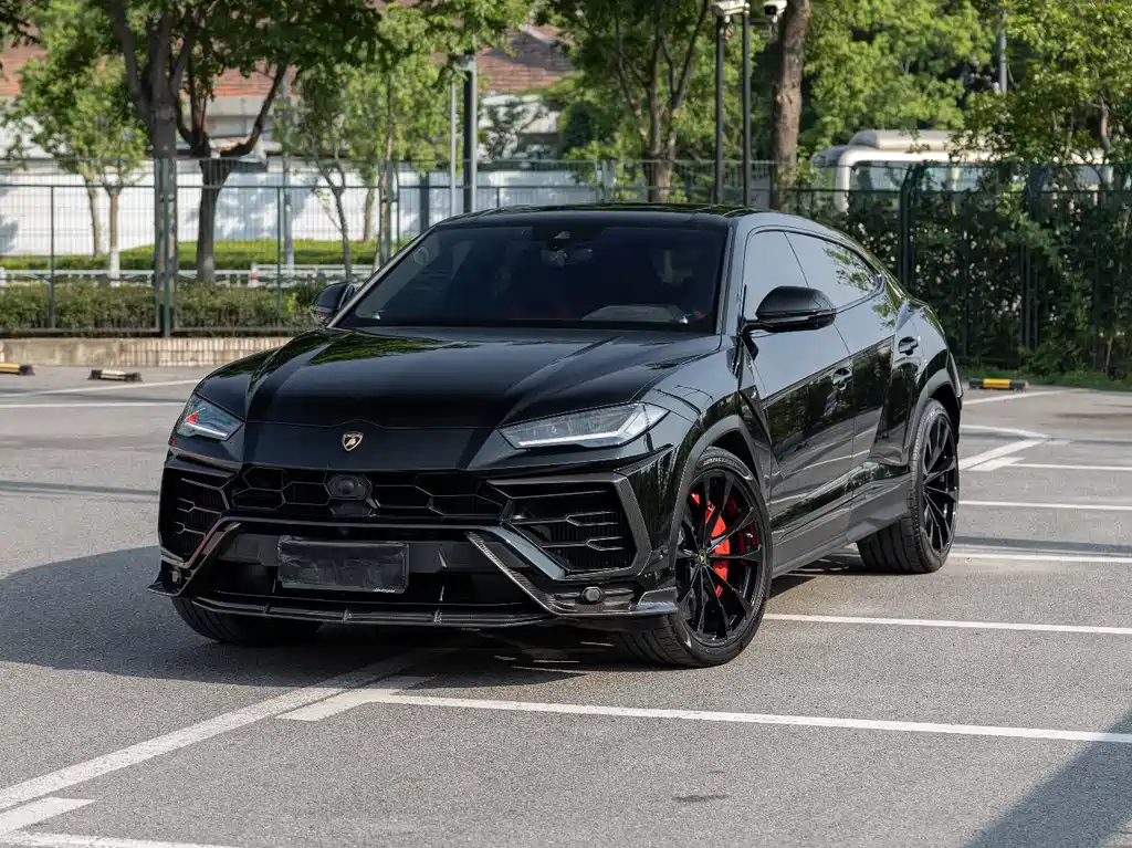 Lamborghini Urus 2019 — фото 1