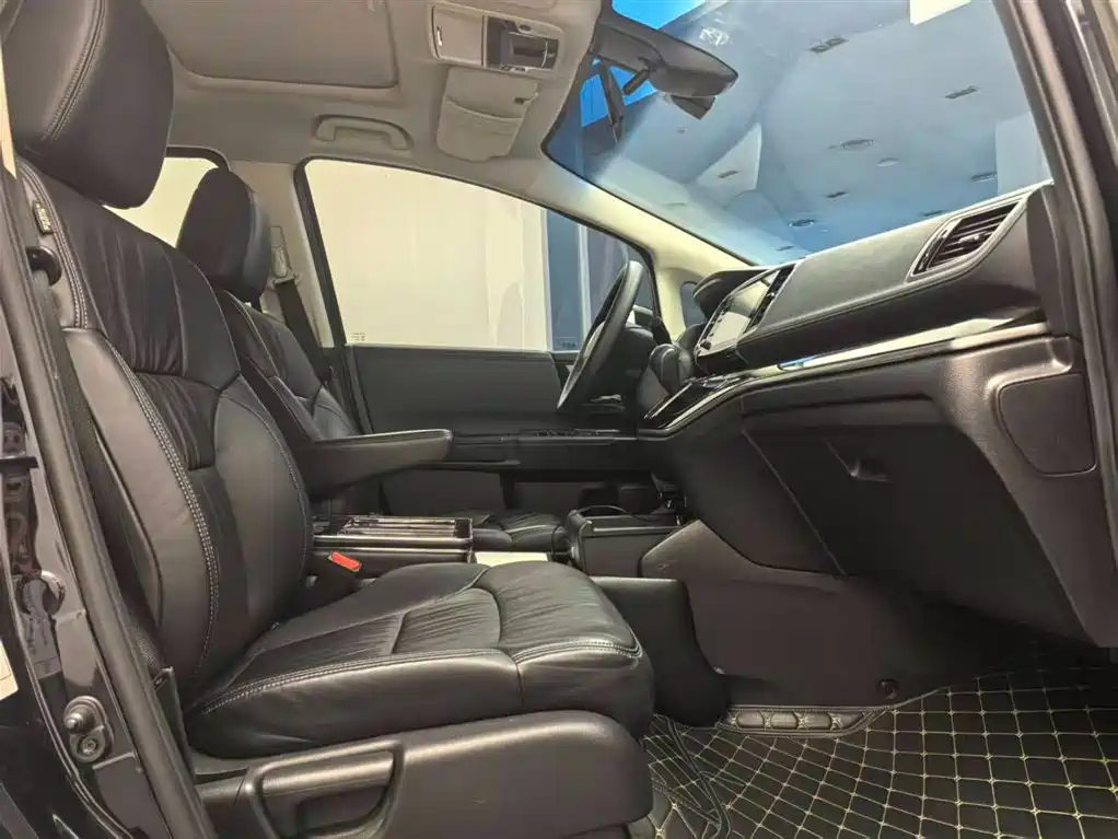 Honda Odyssey 2020 — фото 10