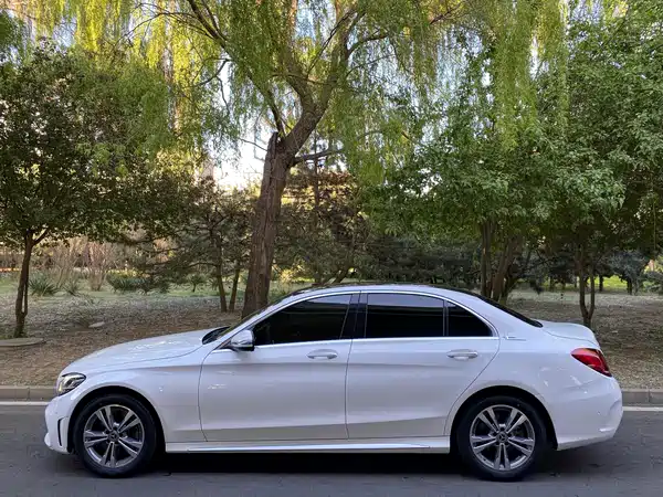 Mercedes-Benz C-Class 2021