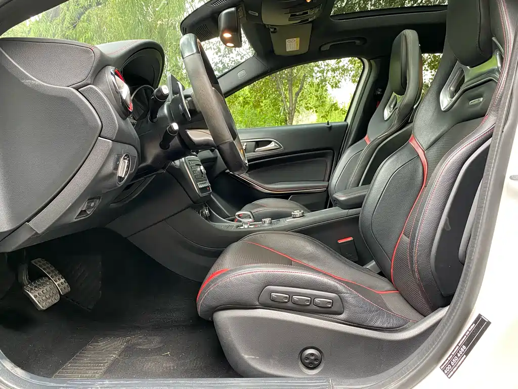 Mercedes-Benz GLA AMG 2018 — фото 13