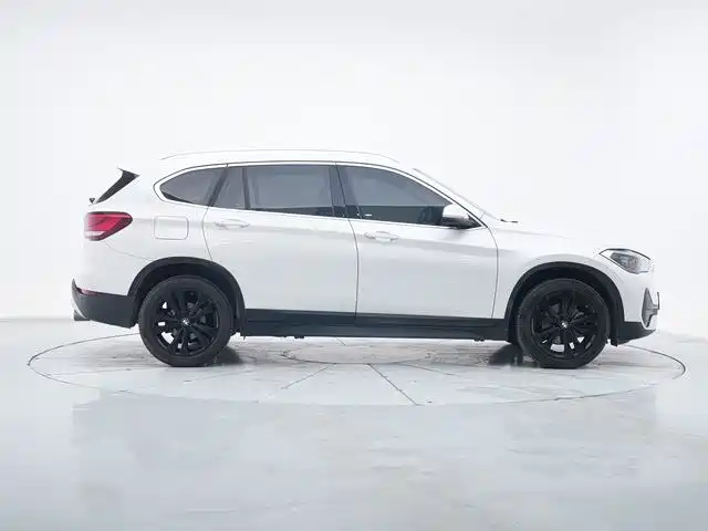 BMW X1 2021 — фото 5