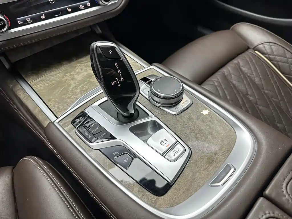 BMW 7 Series 2020 — фото 18