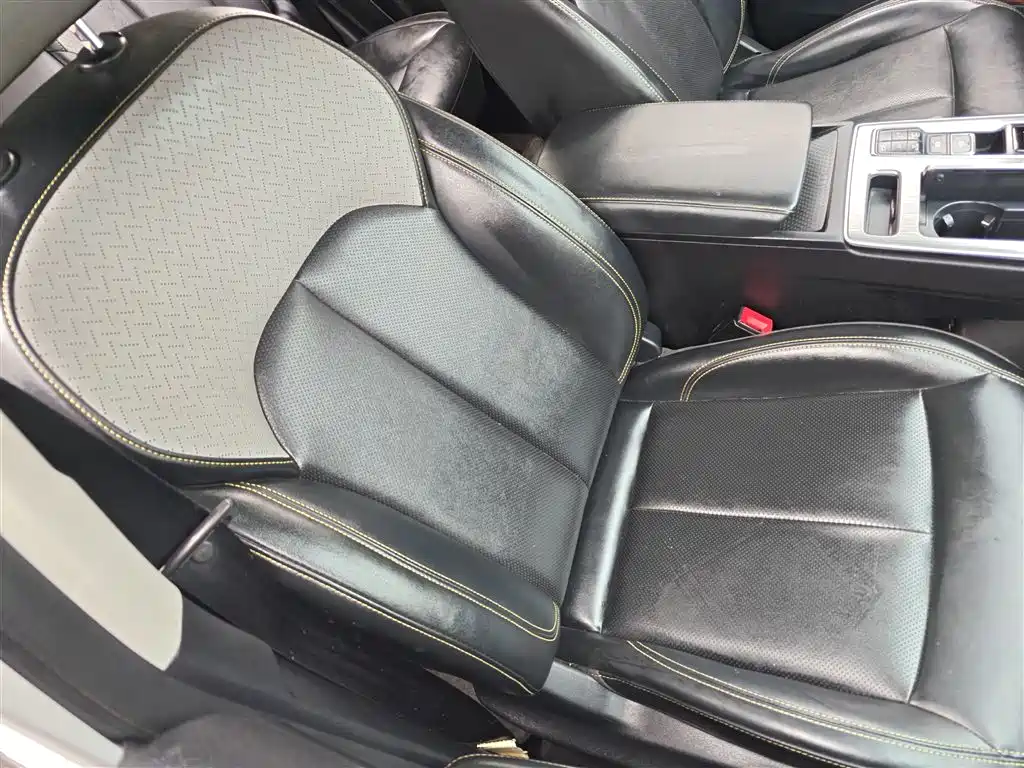Roewe RX5 New Energy 2021 — фото 25