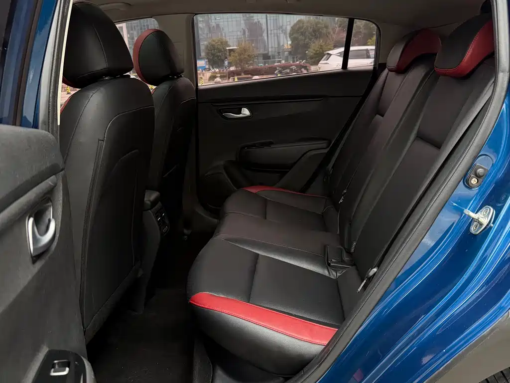 Kia KX Cross 2019 — фото 10