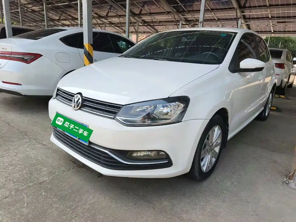 Volkswagen Polo 2015 — фото 1