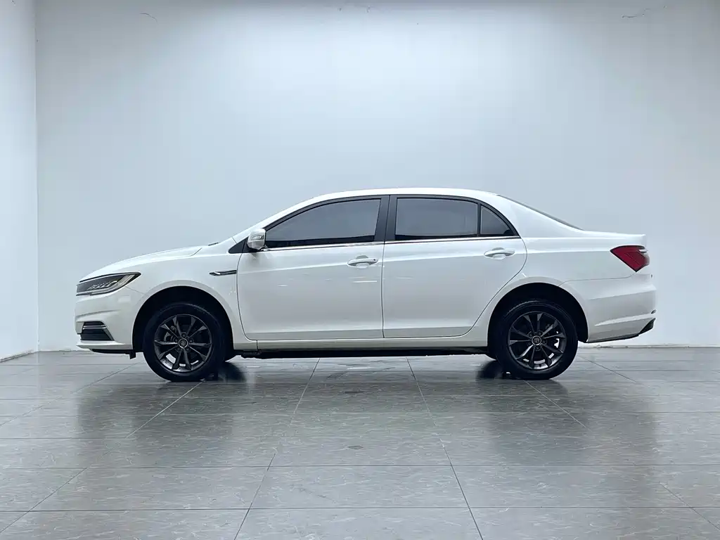 BYD Qin NEV 2022 — фото 8