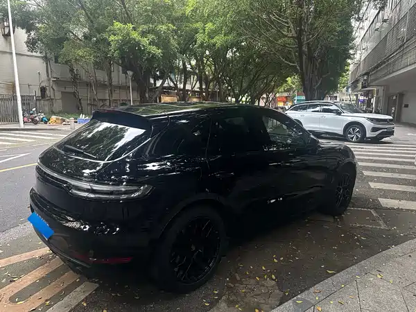 Porsche Macan 2021
