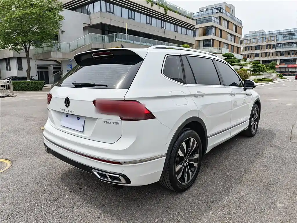Volkswagen Tiguan L 2024 — фото 12