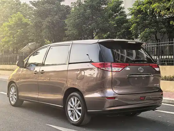 Toyota Previa 2012