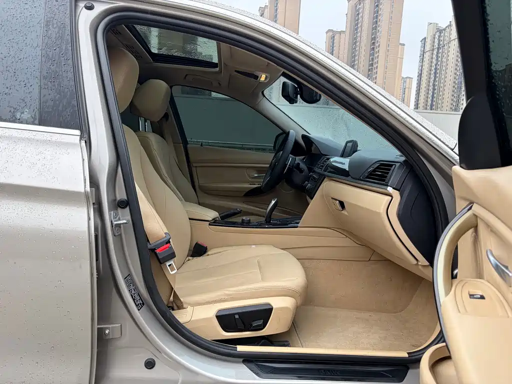BMW 3 Series 2015 — фото 20