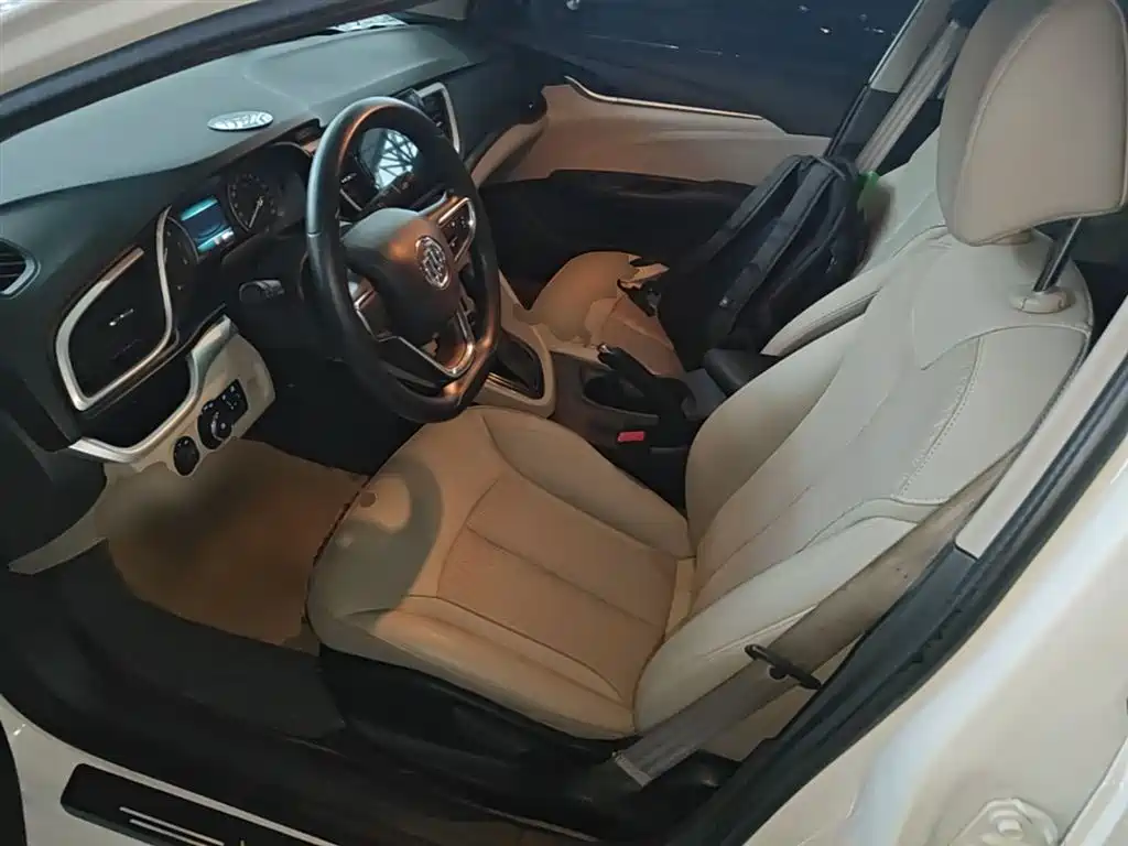 Buick Excelle 2017 — фото 15