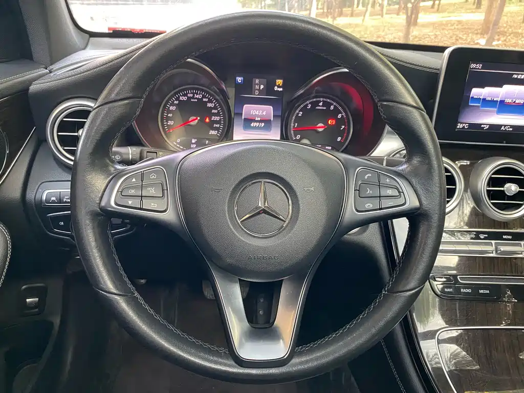 Mercedes-Benz GLC 2018 — фото 21