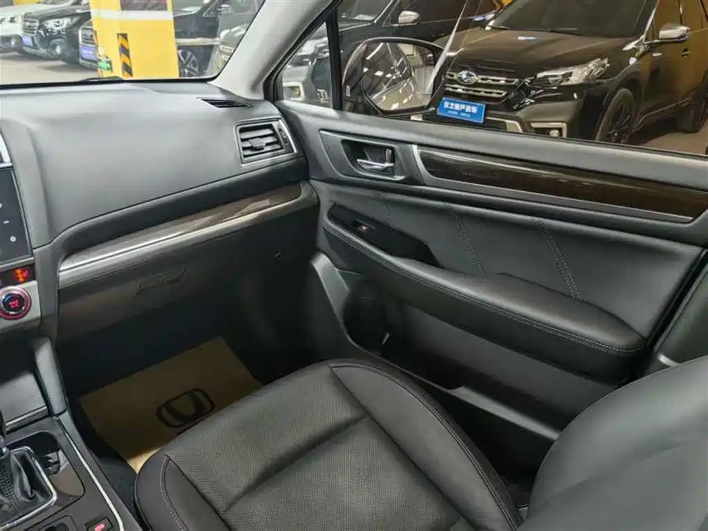 Subaru Outback 2017 — фото 18