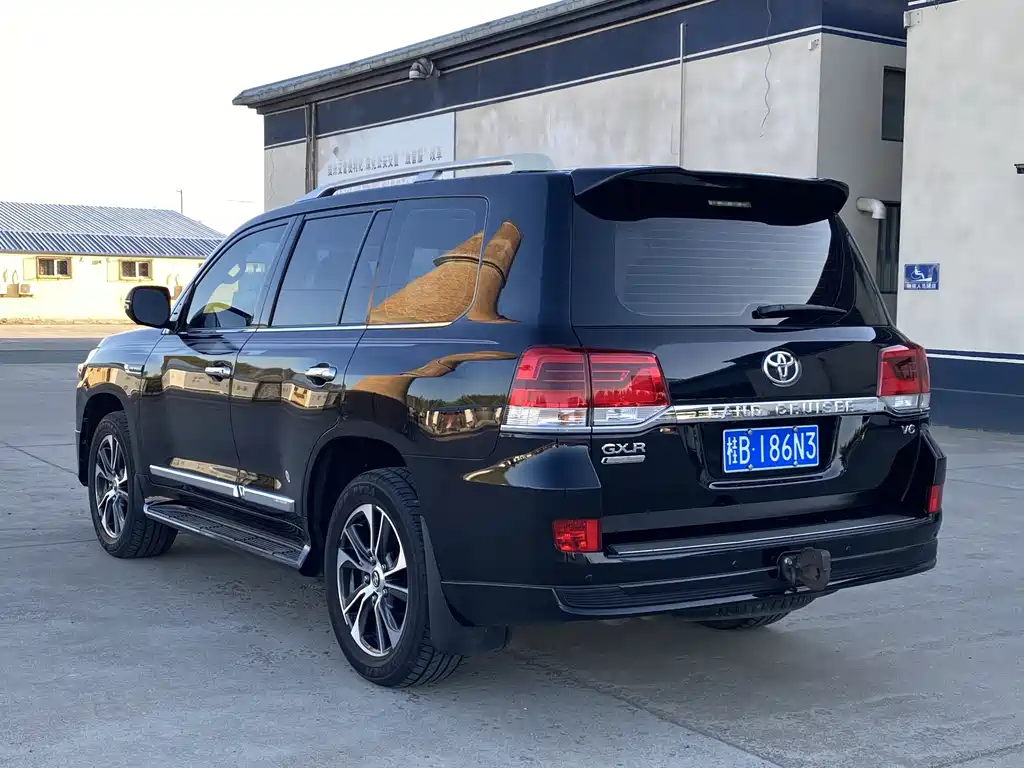 Toyota Land Cruiser 2020 — фото 6