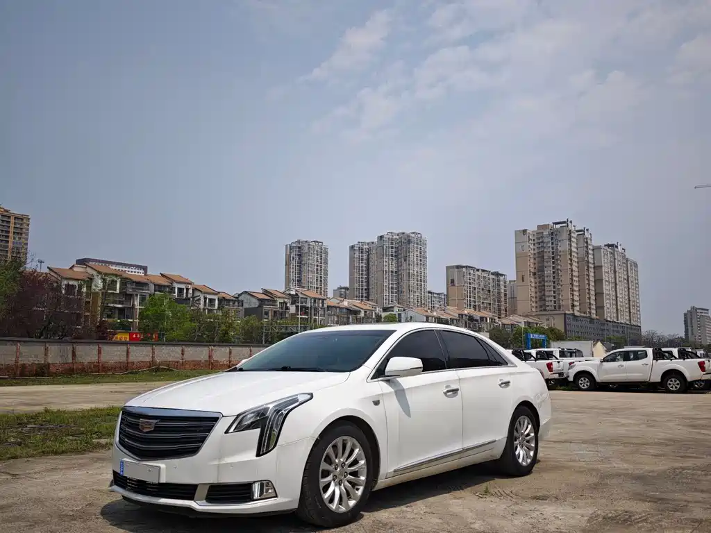 Cadillac XTS 2018 — фото 1