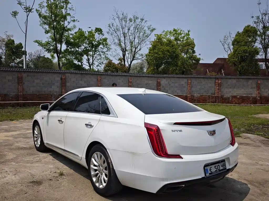 Cadillac XTS 2018 — фото 9