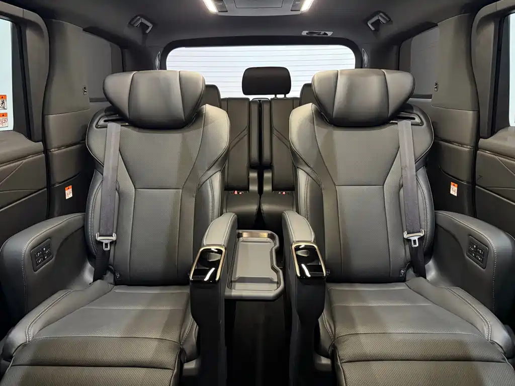 Toyota Alphard 2025 — фото 9
