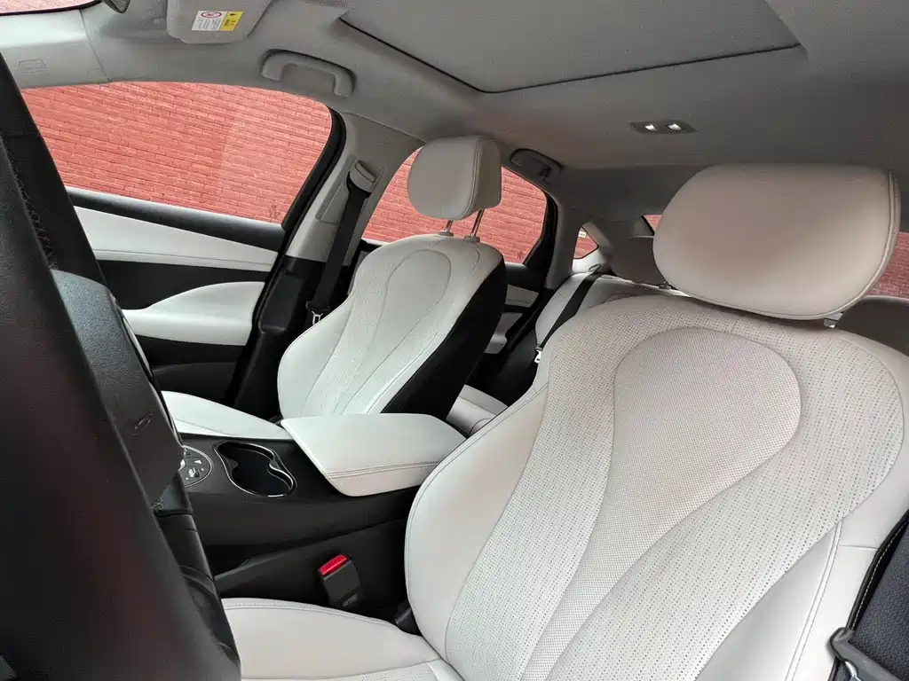 BYD Seal 05 DM-i 2025 — фото 8