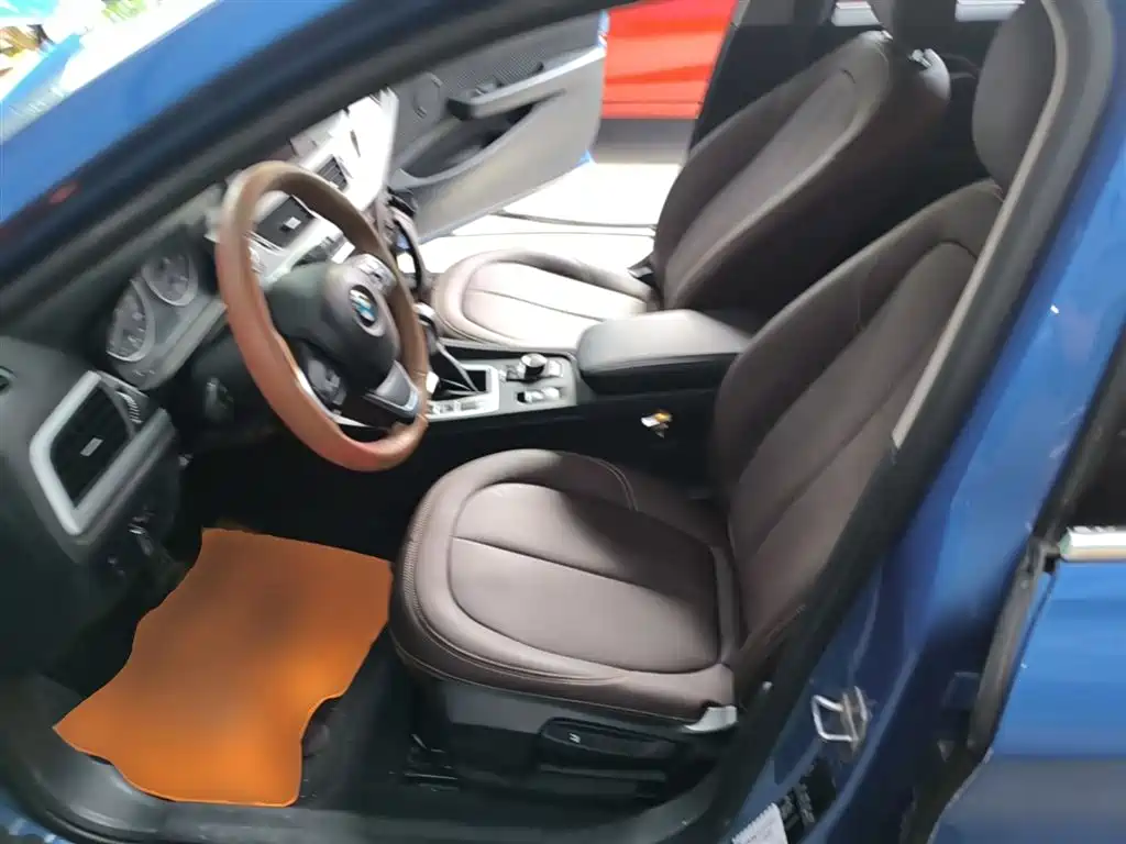 BMW 1 Series 2017 — фото 15