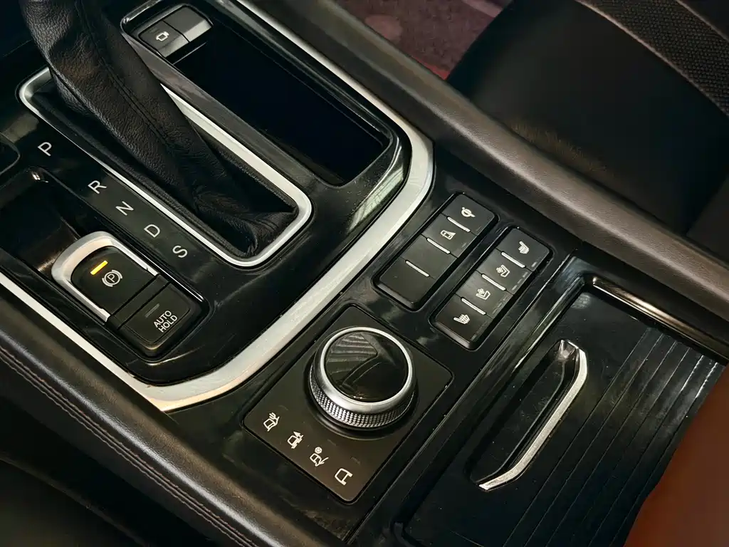 GAC Motor Trumpchi GS8 2019 — фото 8