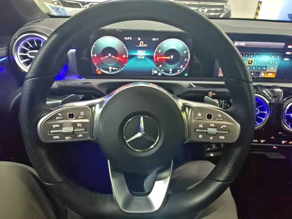 Mercedes-Benz A-Class 2020 — фото 11