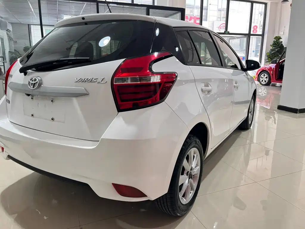 Toyota Yaris L 2018 — фото 4
