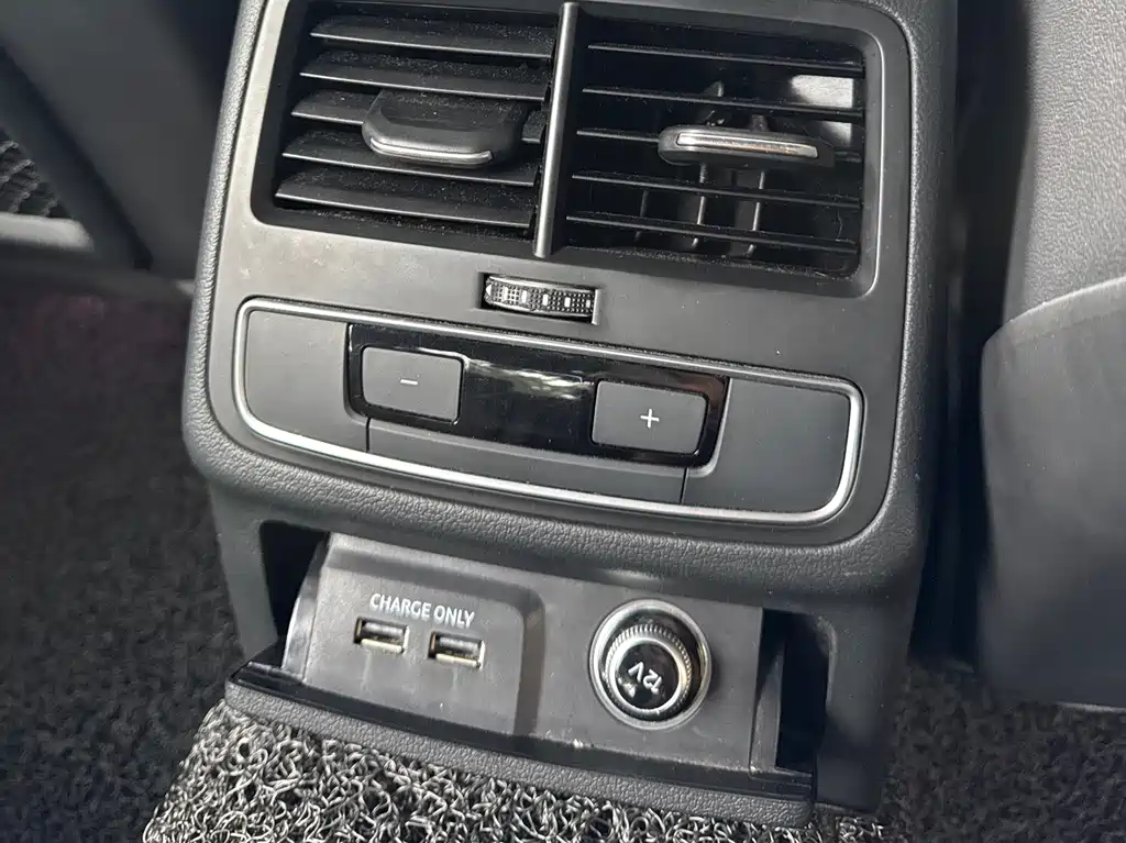 Audi A4L 2025 — фото 19