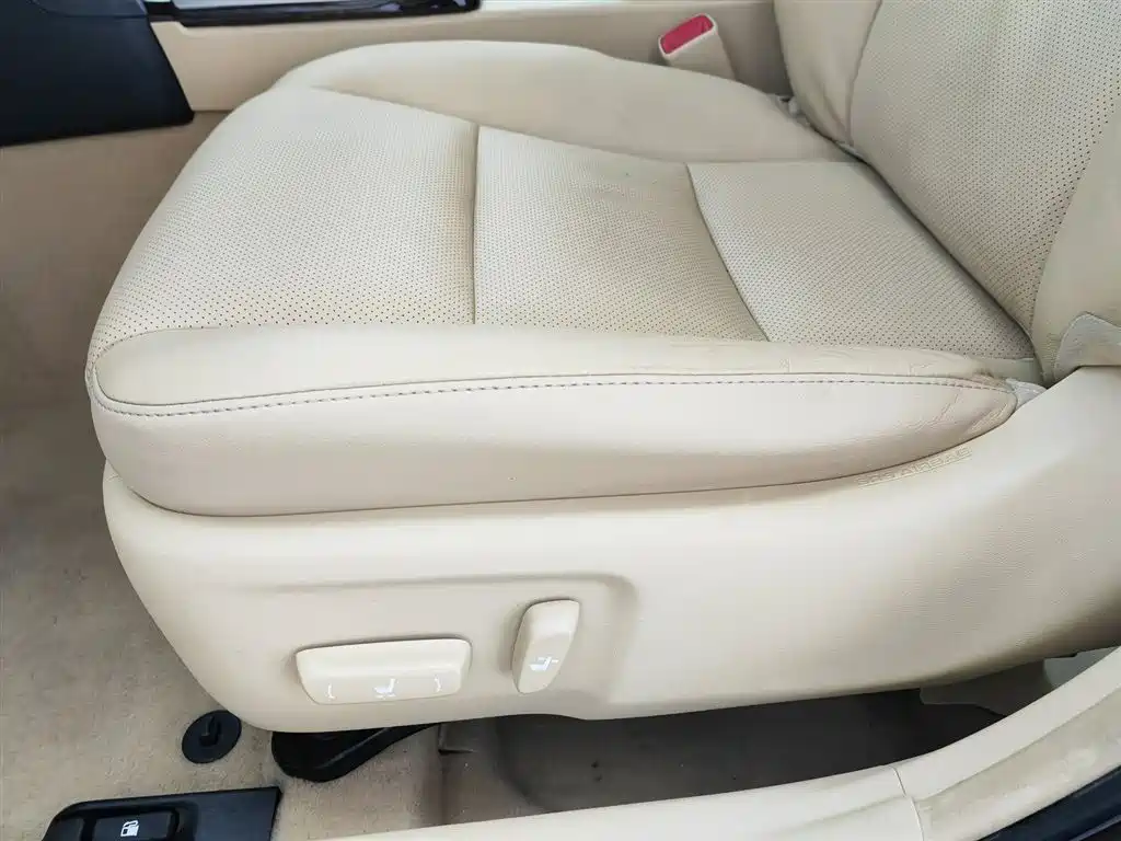 Toyota Camry 2015 — фото 20