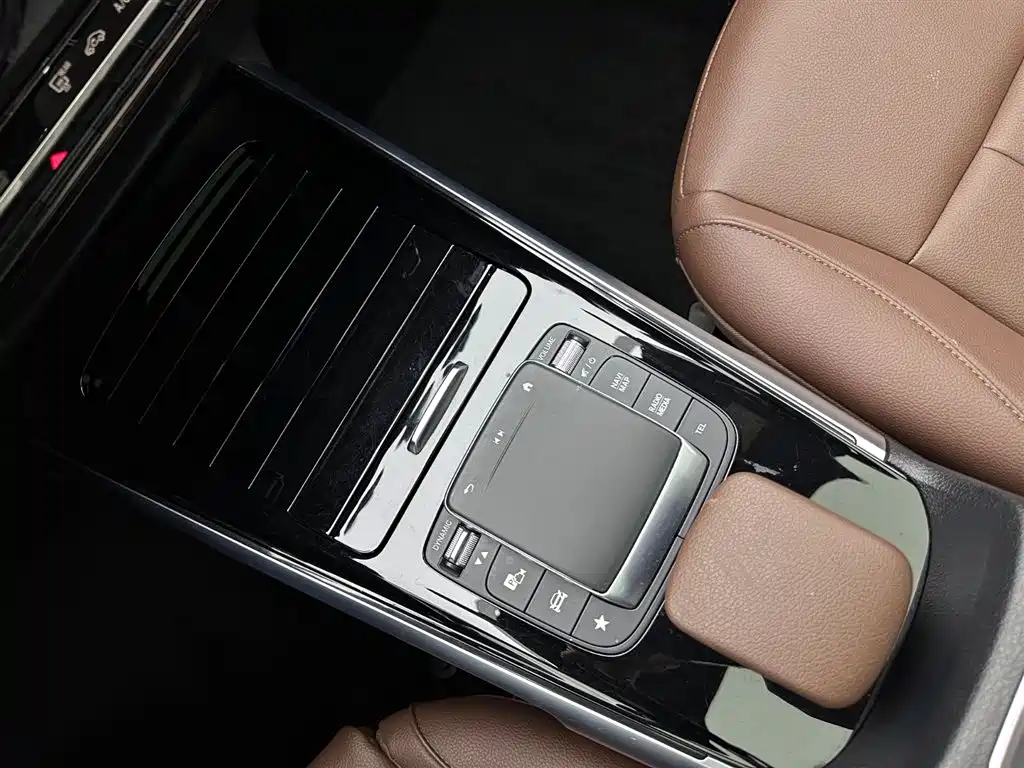 Mercedes-Benz GLB 2023 — фото 13