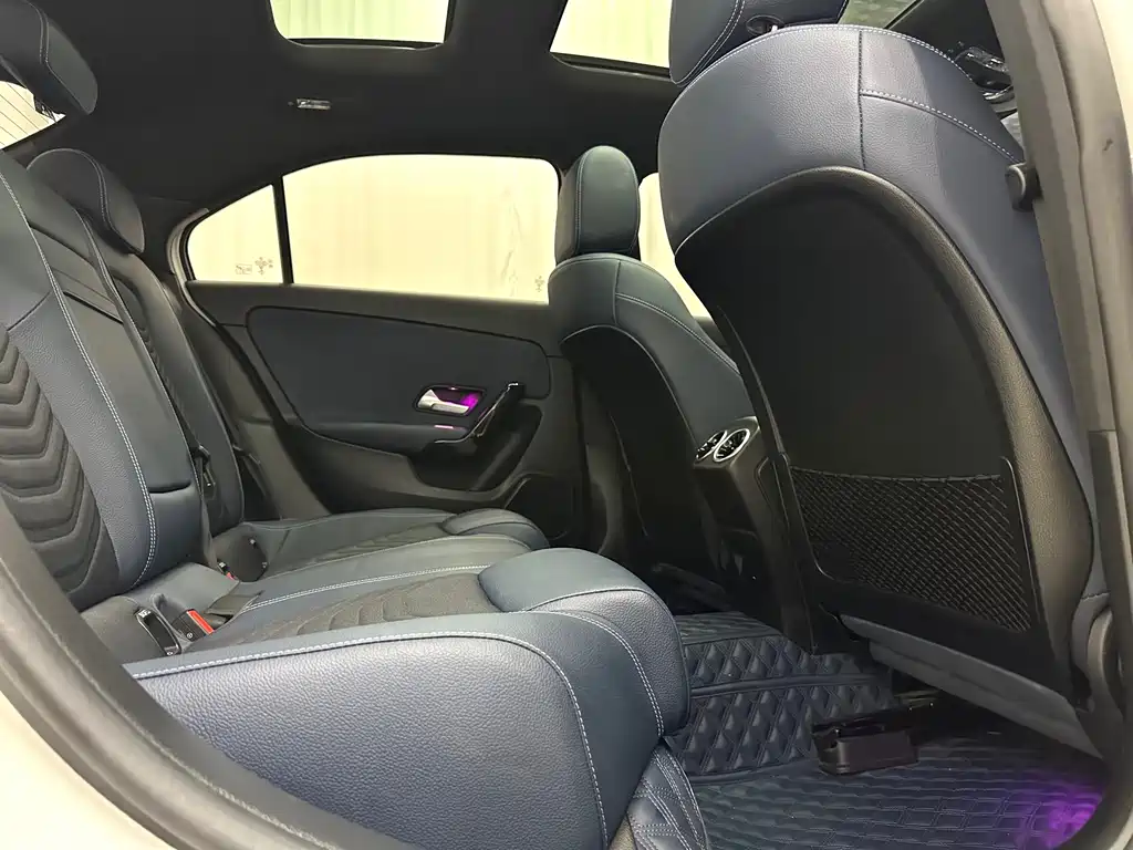 Mercedes-Benz A-Class 2022 — фото 11