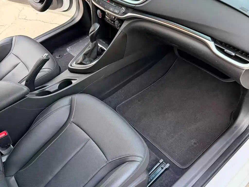 Buick Excelle 2020 — фото 12